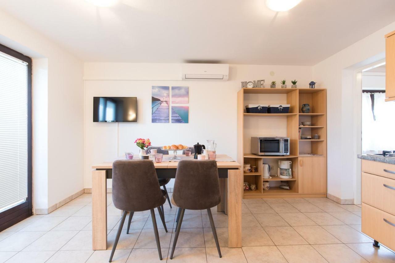 Apartment Adrijana Vrbnik Extérieur photo